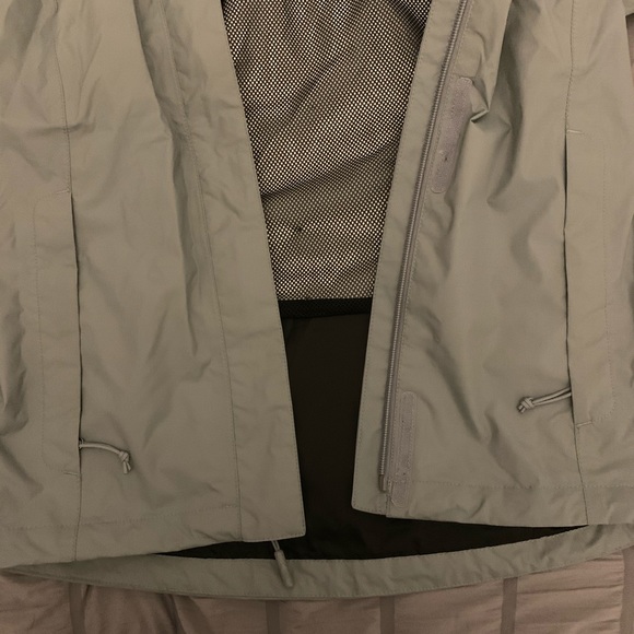 North Face Rain Coat - Picture 7 of 8